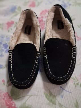 Koolaburra Kids Black Faux-Suede Fleece-Lined Slip-Ons